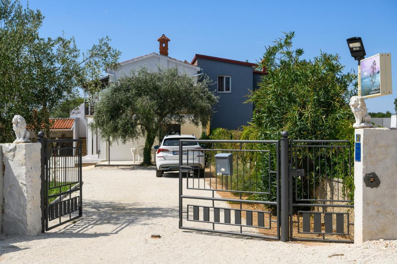 Summer House Nina Apartment Pavicini Exterior photo